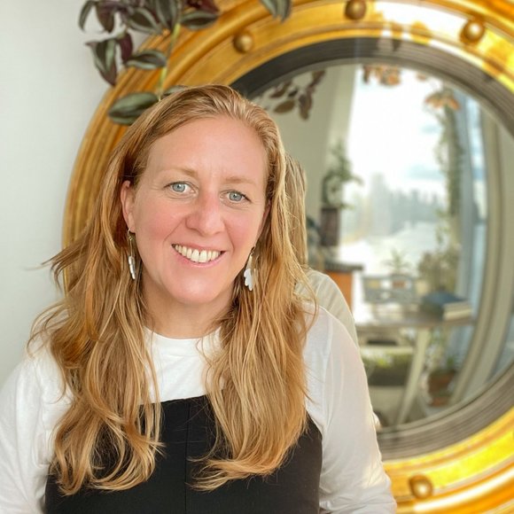 Meet your Posher, Taylor - Picture 2 of 2